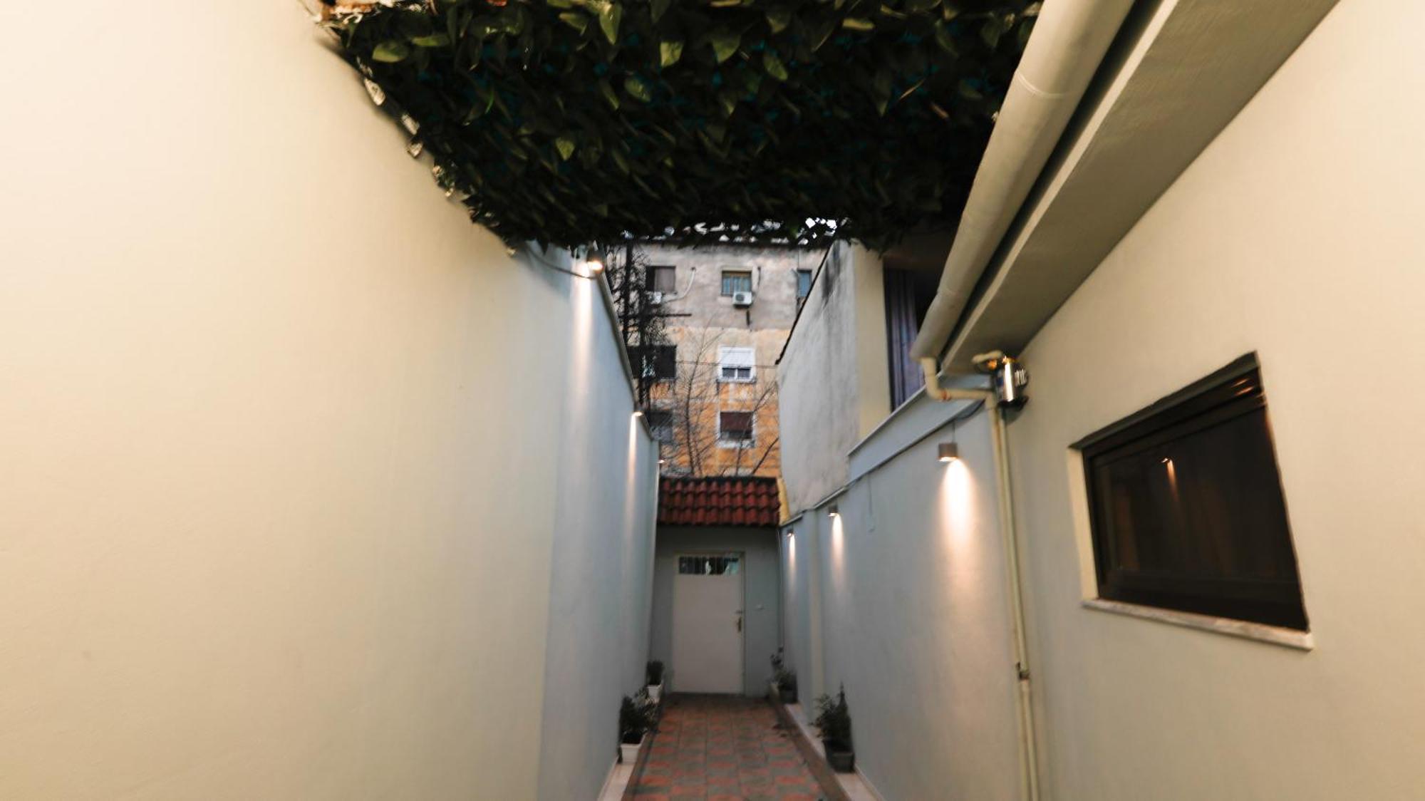 Townsquare Central Apartment Tirana Esterno foto